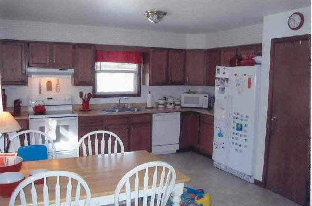 716 N Walnut St, Lagrange, IN 46761 photo 2