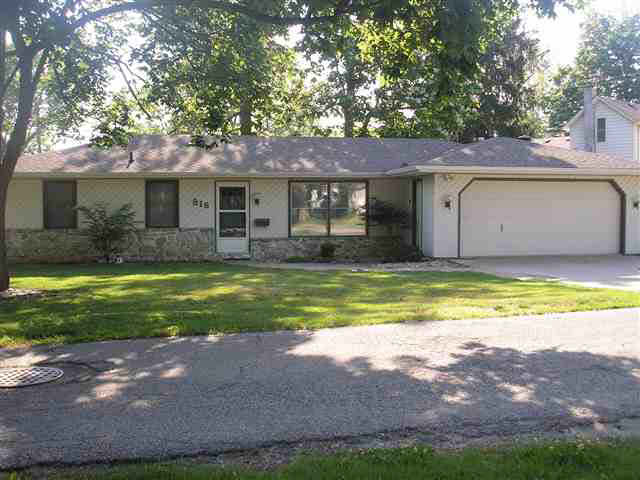816 Ohio Ave, Auburn, IN 46706 photo 2