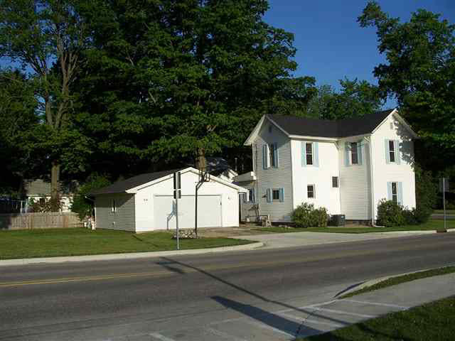 414 W Spring St, Lagrange, IN 46761 photo 2
