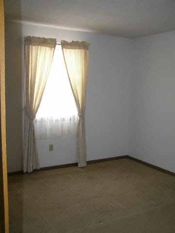 310 Hillside Dr, Lagrange, IN 46761 photo 6