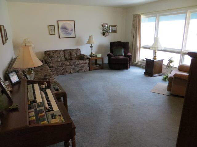 915 S State St, Kendallville, IN 46755 photo 2