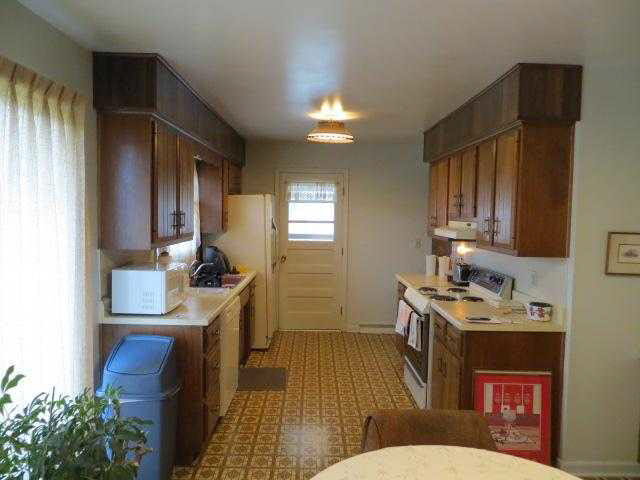 915 S State St, Kendallville, IN 46755 photo 4
