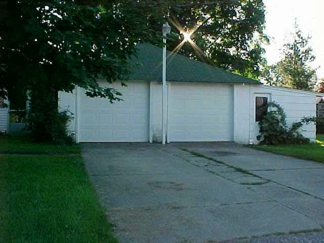 101 Wayne St, Howe, IN 46746 photo 9