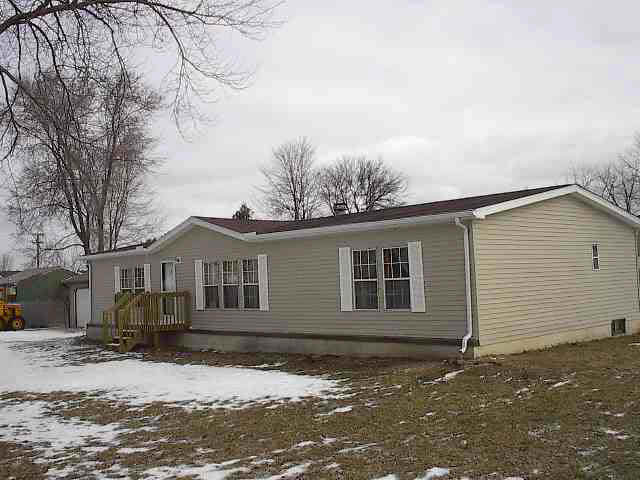 205 Union St, Ashley, IN 46705 photo 1