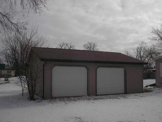 205 Union St, Ashley, IN 46705 photo 3