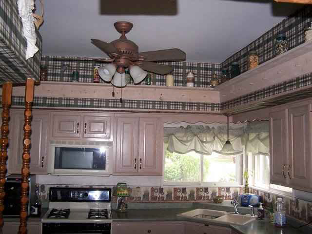 516 E King St, Garrett, IN 46738 photo 2