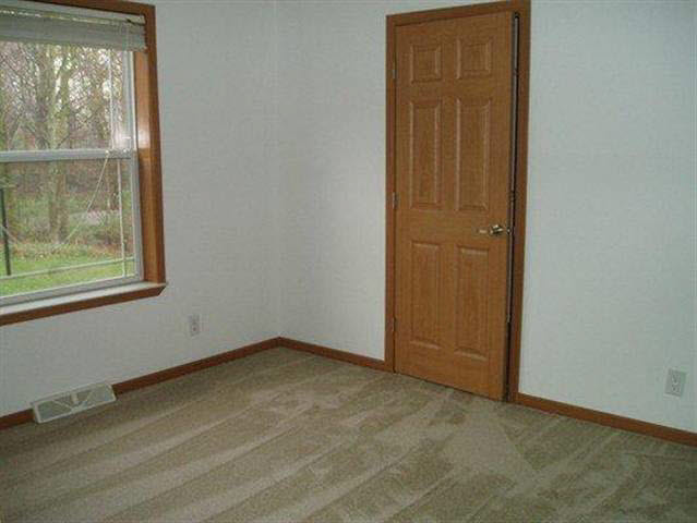 1087 E North St, Ligonier, IN 46767 photo 18
