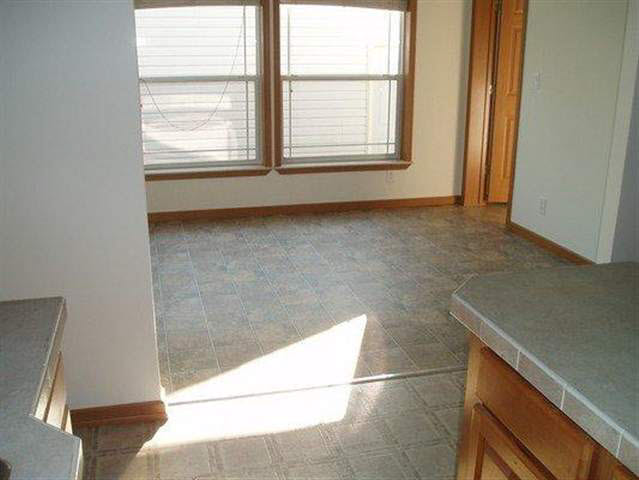 1087 E North St, Ligonier, IN 46767 photo 4