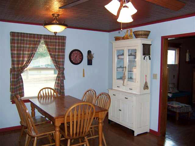 107 S Harrison St, Garrett, IN 46738 photo 3