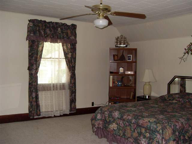 415 W 7th St, Auburn, IN 46706 photo 12