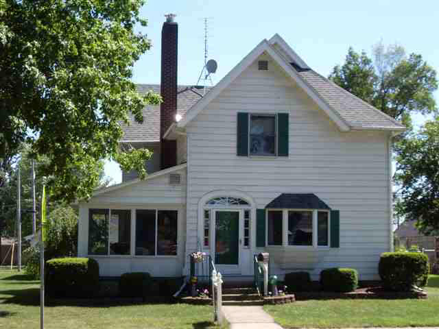 415 W 7th St, Auburn, IN 46706 photo 1