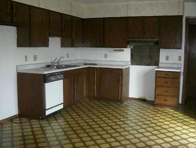 718 N Townline Rd, Lagrange, IN 46761 photo 2