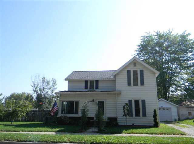 312 N Main St, Topeka, IN 46571 photo 2