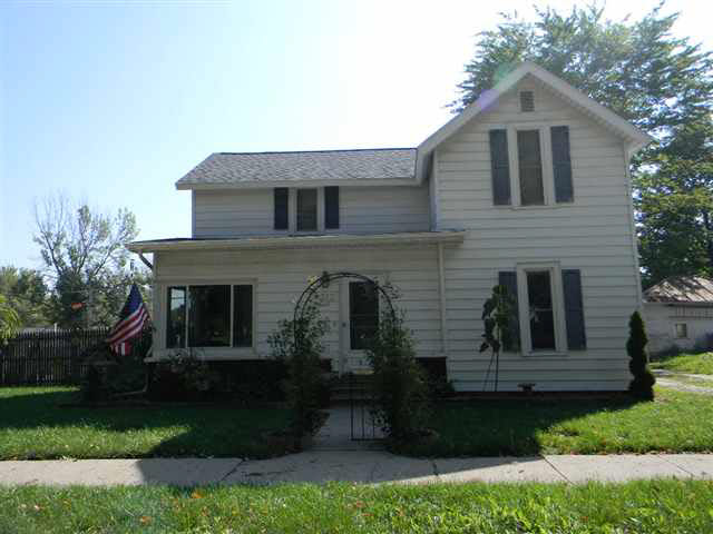 312 N Main St, Topeka, IN 46571 photo 3