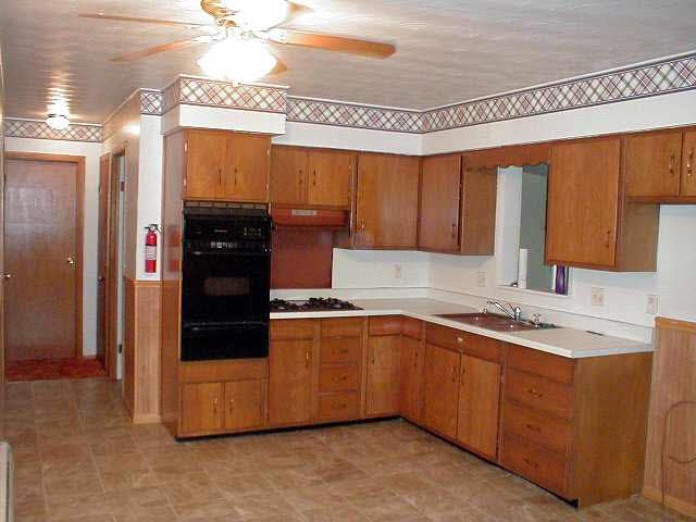 1015 W Second St, Ligonier, IN 46767 photo 2