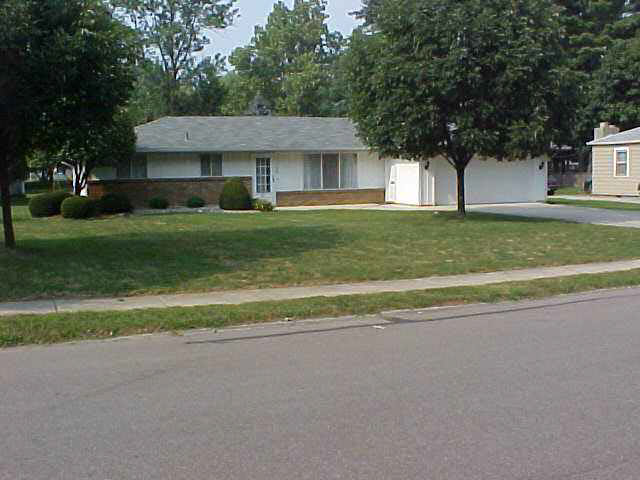 806 E Third St, Auburn, IN 46706 photo 2