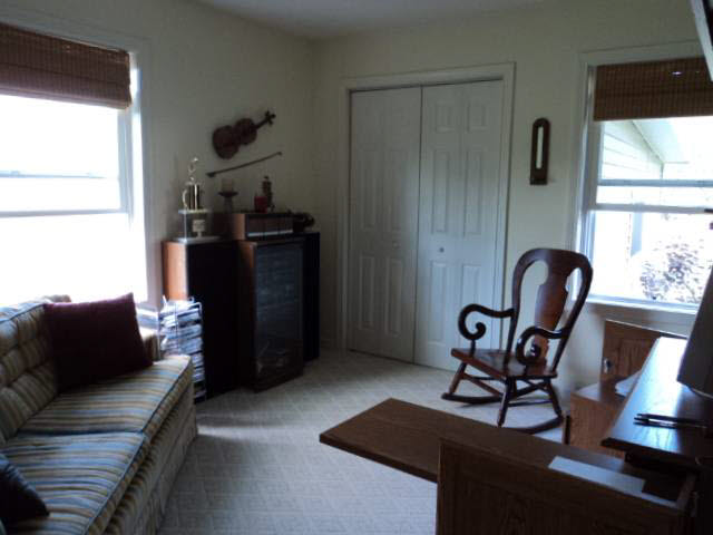 808 S Wayne St, Hamilton, IN 46742 photo 5