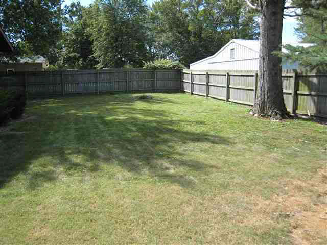 301 N Clark St, Auburn, IN 46706 photo 14