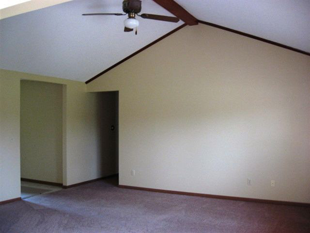 105 Edglink Dr, Kendallville, IN 46755 photo 4
