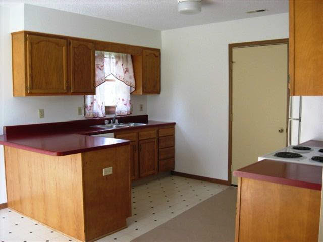105 Edglink Dr, Kendallville, IN 46755 photo 3