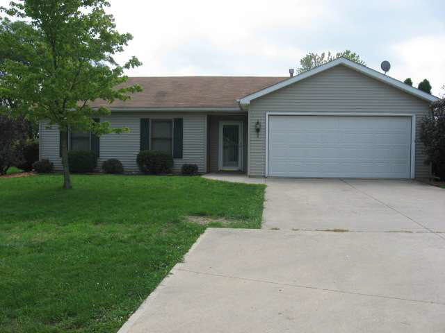 105 Edglink Dr, Kendallville, IN 46755 photo 1
