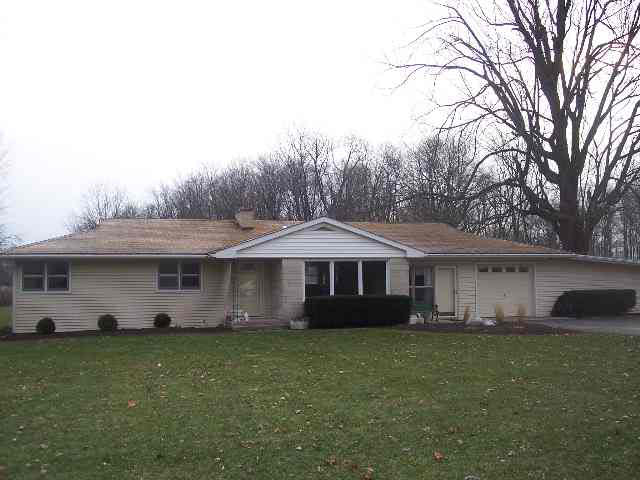 1311 S Lee St, Garrett, IN 46738 photo 1
