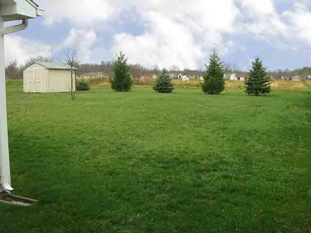 804 W Cora Ln, Fremont, IN 46737 photo 3