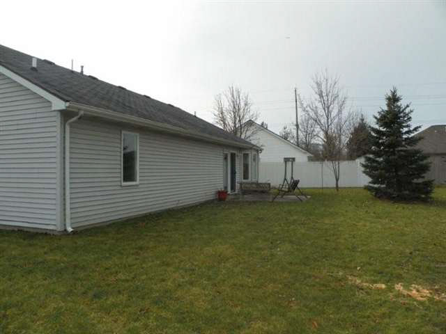 1002 Ashwood Dr, Auburn, IN 46706 photo 3