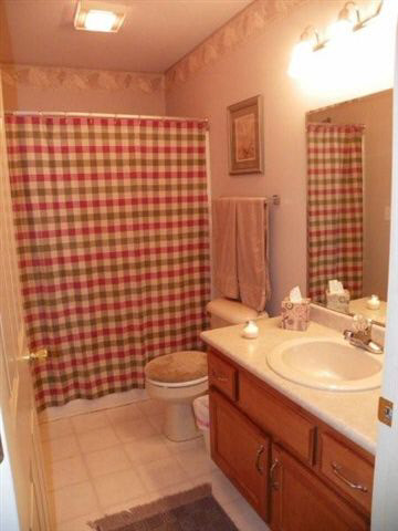1002 Ashwood Dr, Auburn, IN 46706 photo 8