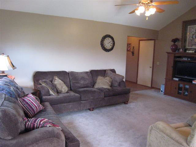 1207 Timber Trce, Auburn, IN 46706 photo 5