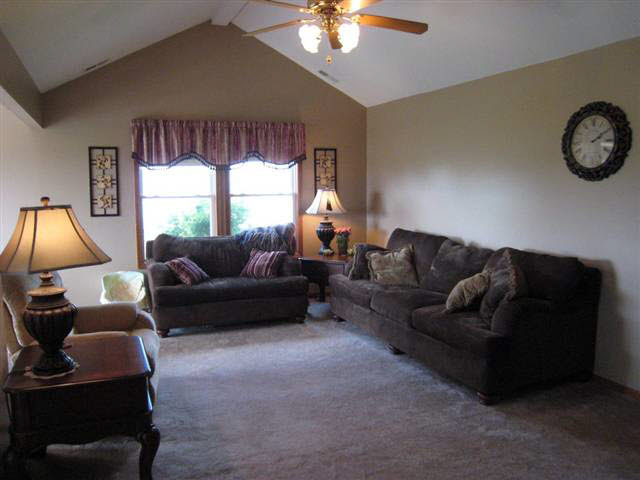 1207 Timber Trce, Auburn, IN 46706 photo 2