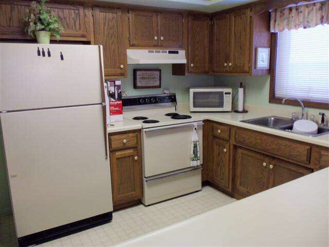1101 Zimmerman Dr, Auburn, IN 46706 photo 3