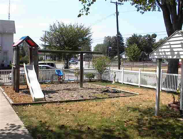 437 N Park Ave, Kendallville, IN 46755 photo 11