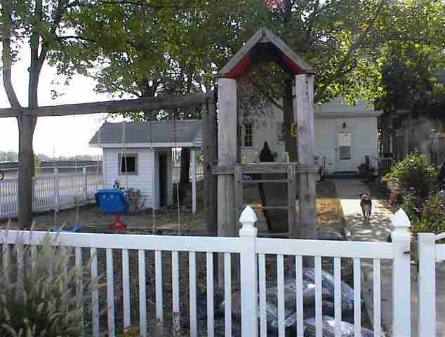 437 N Park Ave, Kendallville, IN 46755 photo 2