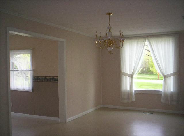 719 Walnut St, Lagrange, IN 46761 photo 4