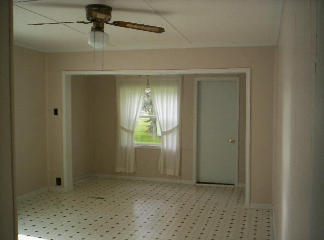 719 Walnut St, Lagrange, IN 46761 photo 3