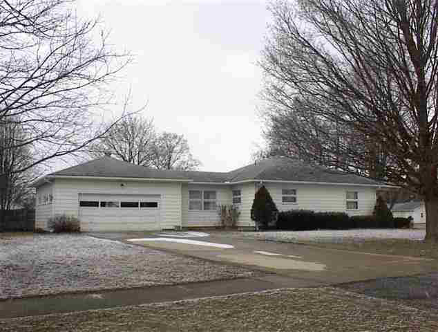 216 E Grove St, Kendallville, IN 46755 photo 7