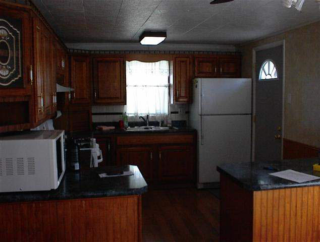439 W Greenwood Dr, Kendallville, IN 46755 photo 4