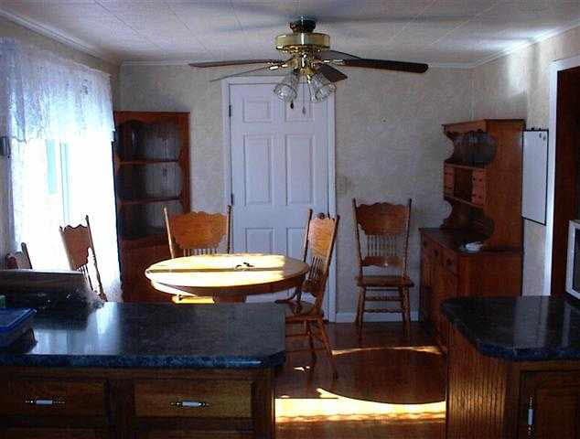 439 W Greenwood Dr, Kendallville, IN 46755 photo 5