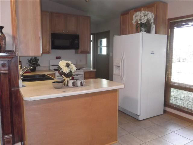 13 Thornwood Dr, Garrett, IN 46738 photo 3