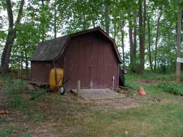 303 Woods Dr, Albion, IN 46701 photo 5