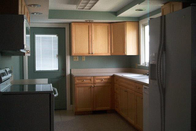 710 S Walsh St, Garrett, IN 46738 photo 4