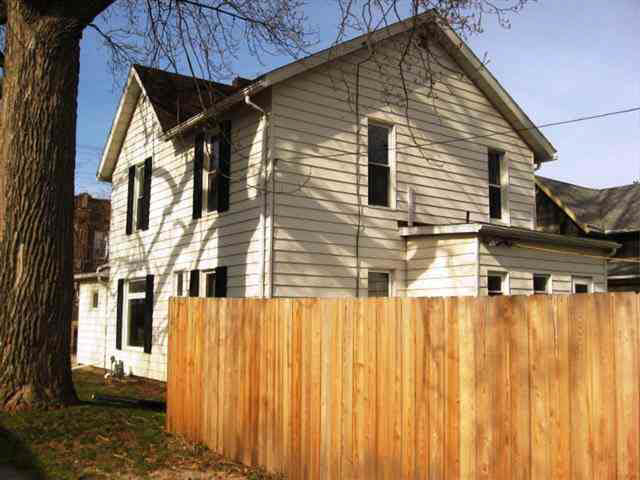 428 E Diamond St, Kendallville, IN 46755 photo 3