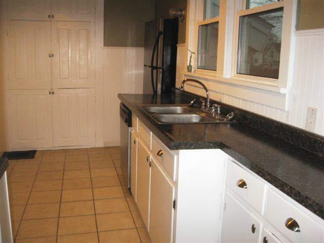 428 E Diamond St, Kendallville, IN 46755 photo 10