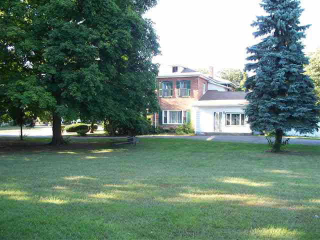 509 Sixth St, Howe, IN 46746 photo 2