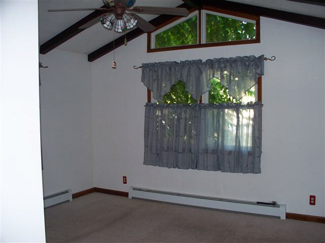 509 Sixth St, Howe, IN 46746 photo 22