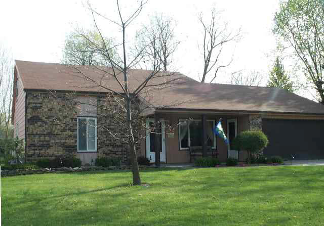 1218 Mcintyre Dr, Auburn, IN 46706 photo 1