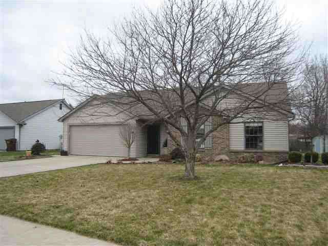 1104 Elm St, Auburn, IN 46706 photo 1