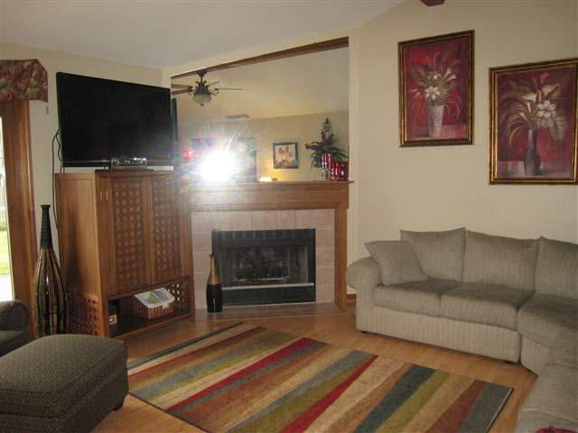 1104 Elm St, Auburn, IN 46706 photo 3