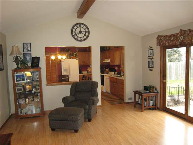 1104 Elm St, Auburn, IN 46706 photo 4